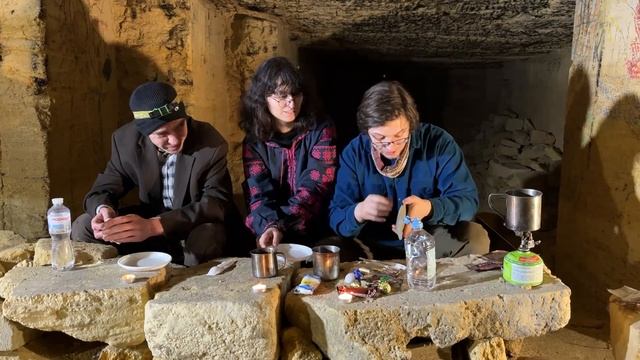Гном пробует MRE или рацион богатого подземщика. Тестируем американский паек! смотреть онлайн