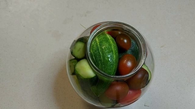 Делаем ОГОРОД в банке своими руками на зиму.Овощное ассорти. смотреть онлайн