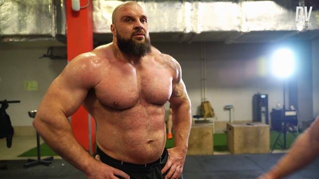 ОГРОМНЫЙ КАЧОК против ДРИЩА! ЗАРУБА, сила против ловкости. смотреть онлайн