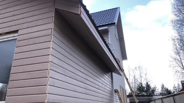 Отделка фасада пристройки к дому имитацией бруса. Монтаж водостока своими руками в лен. области смотреть онлайн