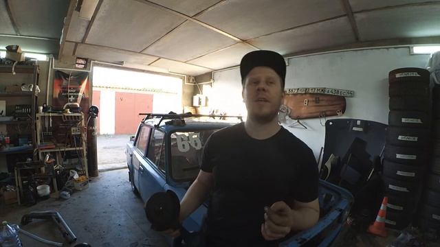 Техника безопасности при работе с болгаркой[18+] смотреть онлайн