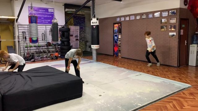 Винты с опорой на партнера смотреть онлайн