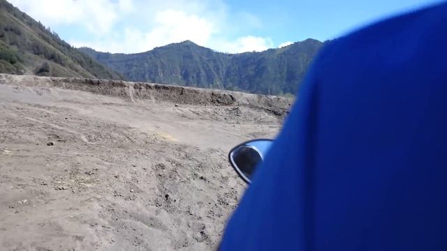 Vulkan Bromo Tour auf eigene Faust - Mount Bromo Sunrise Trekking auf Weltreise | VLOG 128 смотреть онлайн