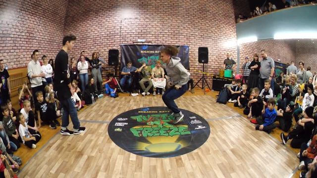 pro 1x1 - bboy Mixchik vs bboy HellYeah - брейкданс чемпионат TurtleFreeze Battle смотреть онлайн