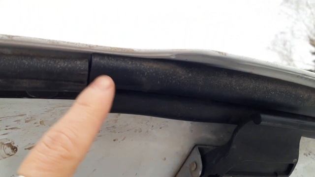 Установка уплотнителя под капот Шкода Карок смотреть онлайн