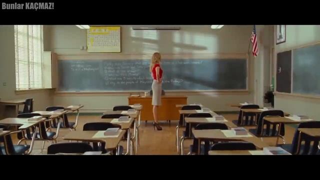 Okuldaki Kız İç Çamaşırı Giymeyi Unuttu... Ama Tişörtü Yırtıldı ve Sınıftaki Erkekler Havaya Uçtu! смотреть онлайн