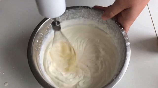 ОЧЕНЬ ВКУСНОЕ МОРОЖЕНОЕ В ДОМАШНИХ УСЛОВИЯХ! ПЛОМБИР ДОМА смотреть онлайн
