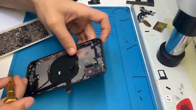 iPhone X не заряжается смотреть онлайн
