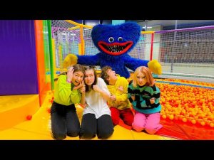 ХАГИ ВАГИ Хочет Поиграть Ночью в Детском Парке! ОЧЕНЬ СТРАШНО!! POPPY PLAYTIME