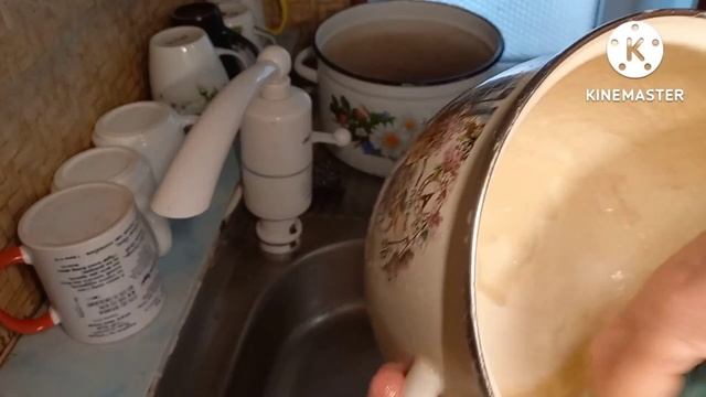 Каструлі знову засяють чистотою.Як відбілити емальовані каструлі? смотреть онлайн