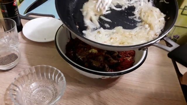 У нас сегодня снова КОРЕЙСКОЕ блюдо. ГОТОВЛЮ СВЕКЛУ ПО - КОРЕЙСКИ. смотреть онлайн