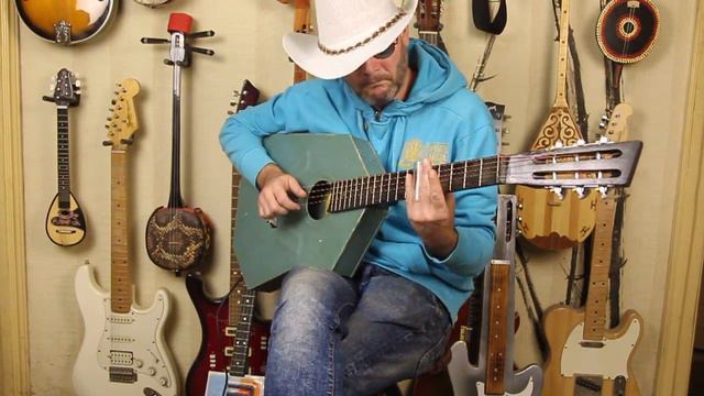EUGENE O'GODCHIEF Tin Bucket Blues смотреть онлайн