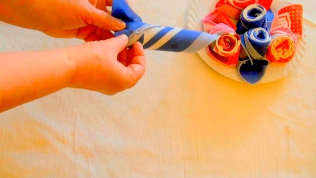 Розы из Салфетки. Украшение Праздничного Стола смотреть онлайн