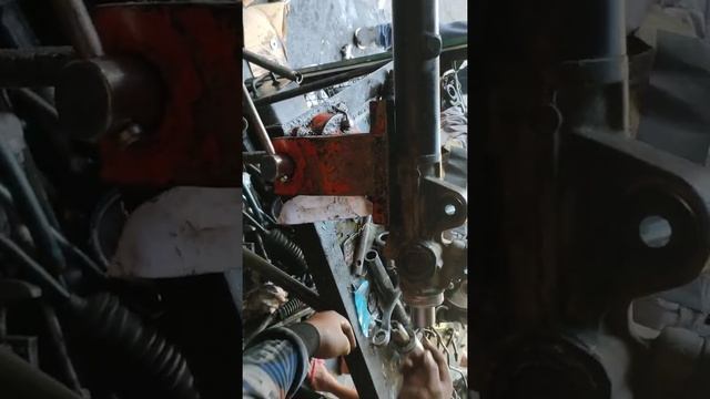RAck and pinion leak repair Mitsubishi Montero смотреть онлайн