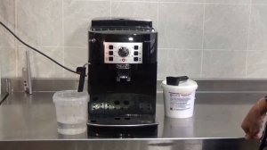 Чистка от накипи кофемашины Delonghi ECAM 22.110 Magnifica S