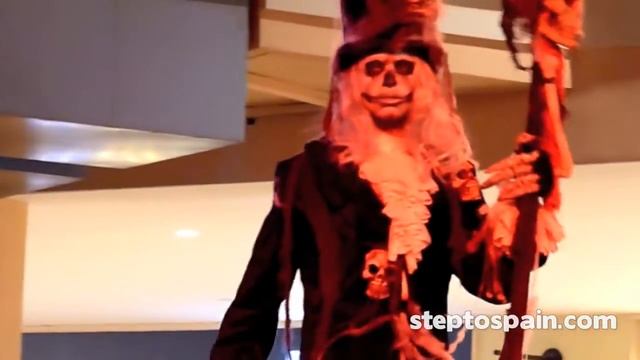 Halloween 2013 в Испании, Orihuela Costa | Zenia Boulevard. Младенчик на празднике смотреть онлайн