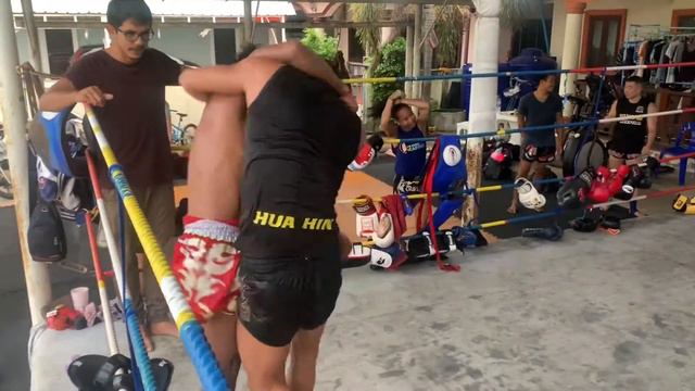 Muay Thai Clinch Sitjaopho смотреть онлайн