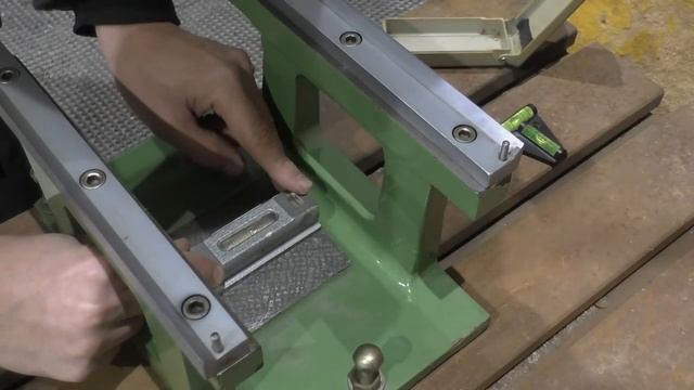 Купил движок, залез внутрь, а там ад и содомия смотреть онлайн