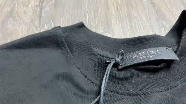 Обзор черной оверсайз футболки Amiri в магазине Gorilla Shop стиль и качество смотреть онлайн