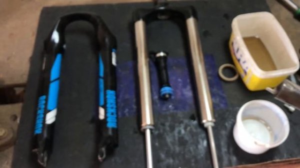 Замена масла в вилке Rock Shox