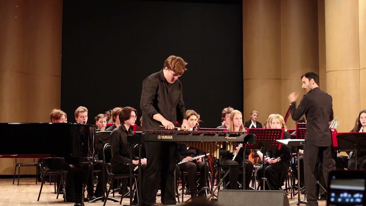 Т. Маюзуми - Концертино для ксилофона с оркестром. Солист Петр Остапюк, дирижер М. Акберов смотреть онлайн