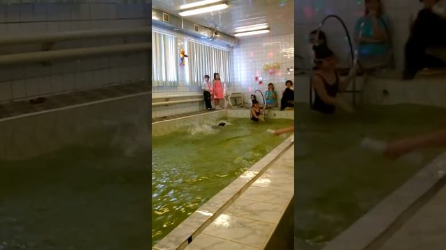 Праздник в бассейне смотреть онлайн