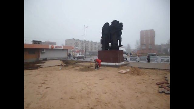 Сланцы.  Памятник.  8.11.2017.