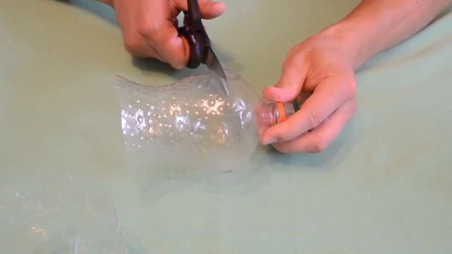 6 ЛУЧШИХ ЛАЙФХАКОВ с пластиковыми бутылками! Поделки из пластиковых бутылок. Полезные советы. смотреть онлайн