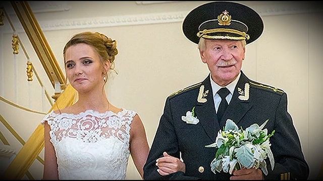 24 летняя Наташа вышла замуж за 84 летнего деда. Что с парой спустя 6 лет. смотреть онлайн