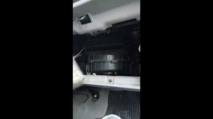 Замена салонного фильтра Kia Picanto 2006