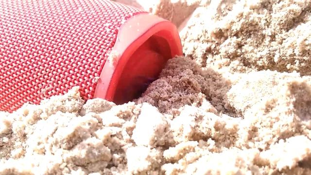 JBL Charge 4 test in water and sand I Bass test смотреть онлайн