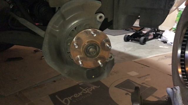 01-07 Toyota Highlander Front Brake Pads and Rotors Replacement смотреть онлайн
