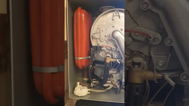 Wb1a Viessmann 100 boiler 13 years old and like new. смотреть онлайн