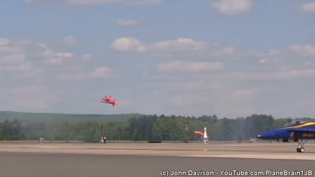 2015 Great New England Airshow - Sean D Tucker (Oracle Challenger III) смотреть онлайн