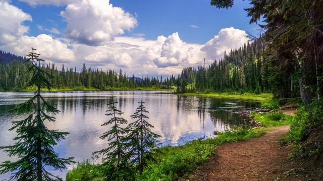 Лодка по волнам во тьме плывёт смотреть онлайн