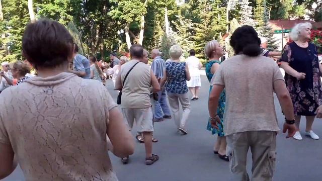 ХОРОШО, ВСЁ БУДЕТ ХОРОШО!?/ВЕСЁЛЫЕ ТАНЦЫ В ПАРКЕ ГОРЬКОГО ХАРЬКОВ ИЮНЬ 2021 смотреть онлайн
