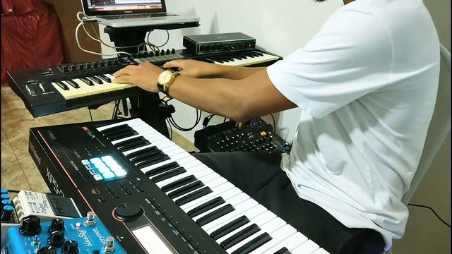 VST vs Keyboard - Comparativo | Ableton Live + Valhala Shimmer vs Roland XPS-30 + Strymon Bluesky смотреть онлайн