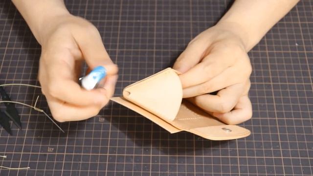 [Free PDF Pattern] How To Make A Two-fold Zipper Wallet/leathercraft/DIY/making