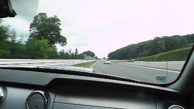 Circuit du Laquais avec une Ford Mustang V8 4,6 L смотреть онлайн