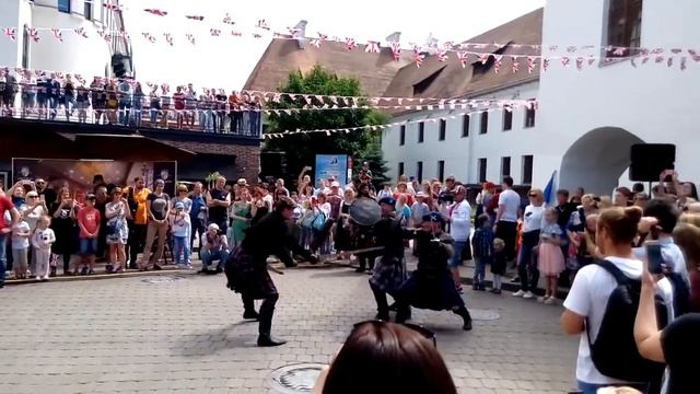 Бой на мечах под волынку.Минск ,зыбицкая смотреть онлайн
