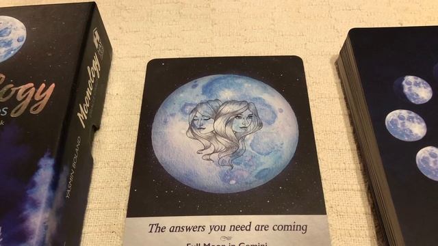 Moonology Oracle Deck New Moon In Gemini ♊️ guide book audio description смотреть онлайн
