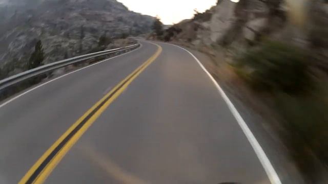 Suzuki Bandit 1200 on Donner Pass, California смотреть онлайн
