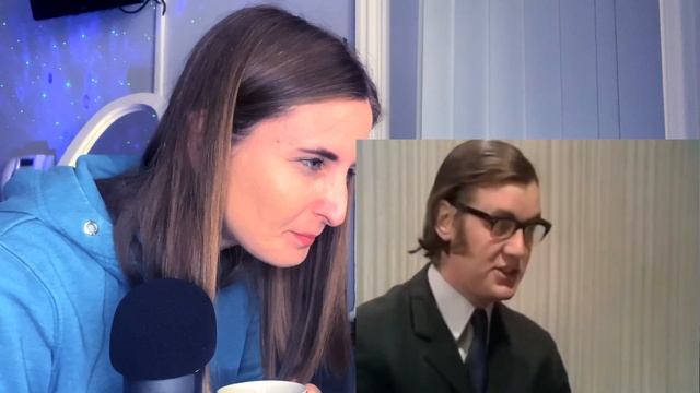 REACTING TO MONTY PYTHON | The Argument Sketch & Fish Slapping Dance! смотреть онлайн