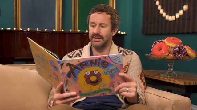 'Arnie the Doughnut' read by Chris O'Dowd смотреть онлайн