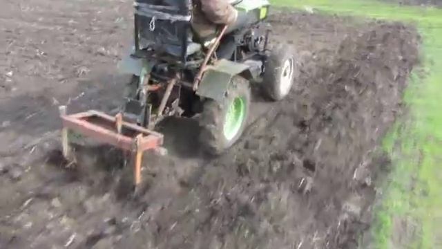 Самодельный мини трактор из мотоблока "Зубр" Культивация, смотреть онлайн