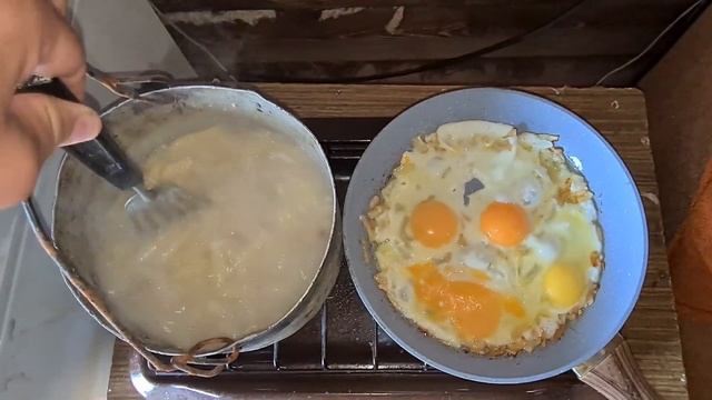 Как вкусно сварить пожрать для собак. Дикая жизнь в деревне смотреть онлайн