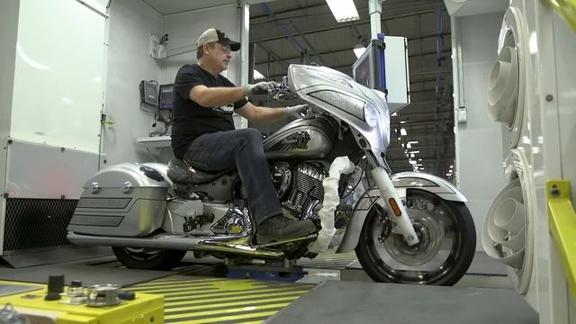 Indian Motorcycle® Chieftain® Elite, Black Hills Silver - Indian Motorcycle смотреть онлайн