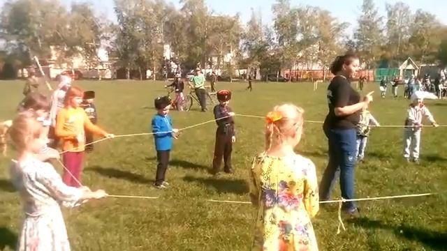 Казачьи забавы, игры с детьми смотреть онлайн