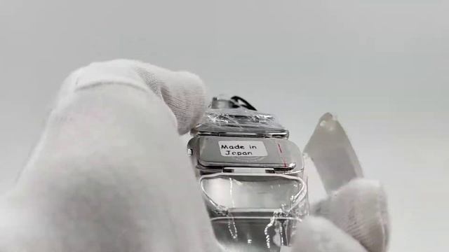 Часы женские Roberto Cavalli. Переливающийся циферблат усыпан кристаллами Swarovski. смотреть онлайн