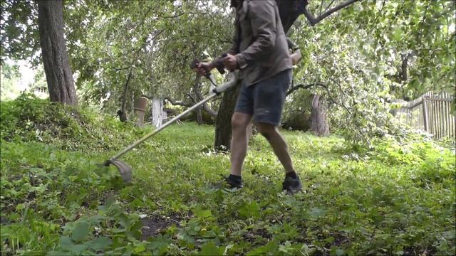 Кошу Траву бензиновым триммером HUTER GGT-553TA смотреть онлайн